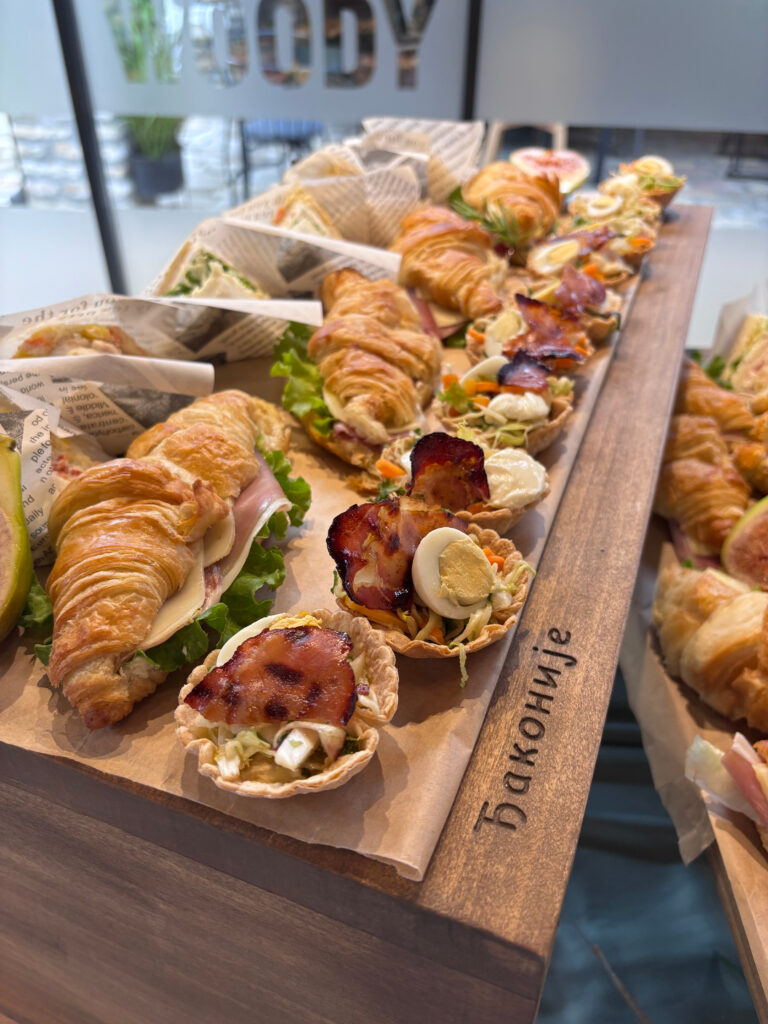 Usluga Keteringa, pravljenja torti i kolača za proslave 