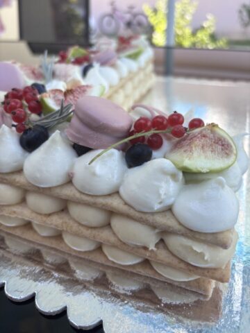 Voćna torta u obliku slova L