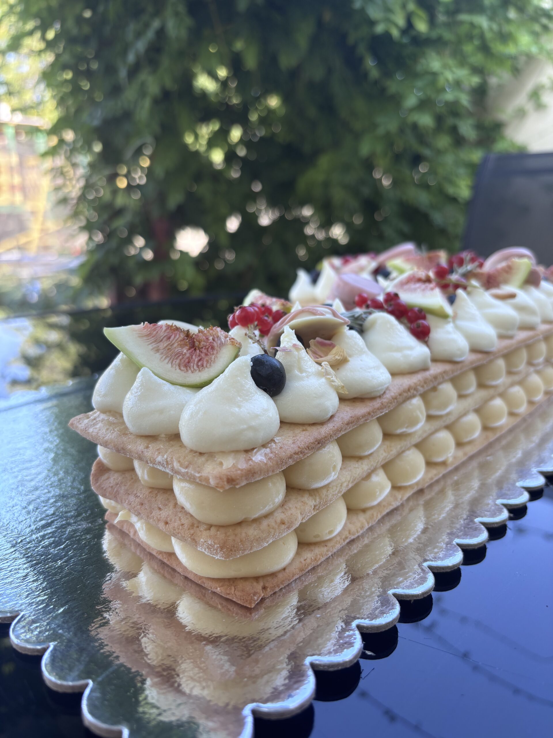 kontakt Đakonije Bukovac, naslovna fotografija u obliku torte