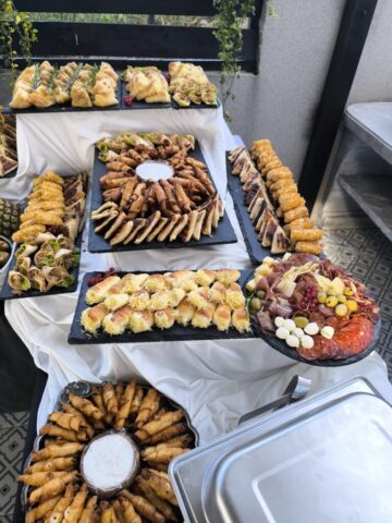 Miks mesa, meze i pecivo na švedskom stolu