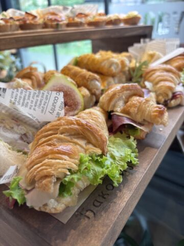 Mini sndviči u hrskavoj kifli za proslave