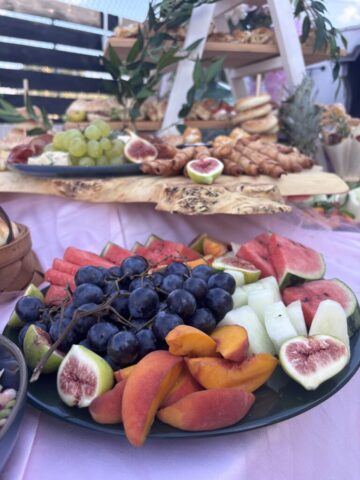 Sezonska voćna salata uz ketering