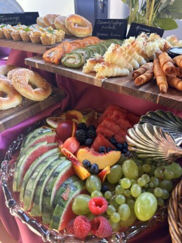 Finger Food Ketering Pažljivo pripremljen finger food ketering sa praktičnim zalogajima za različite vrste događaja.